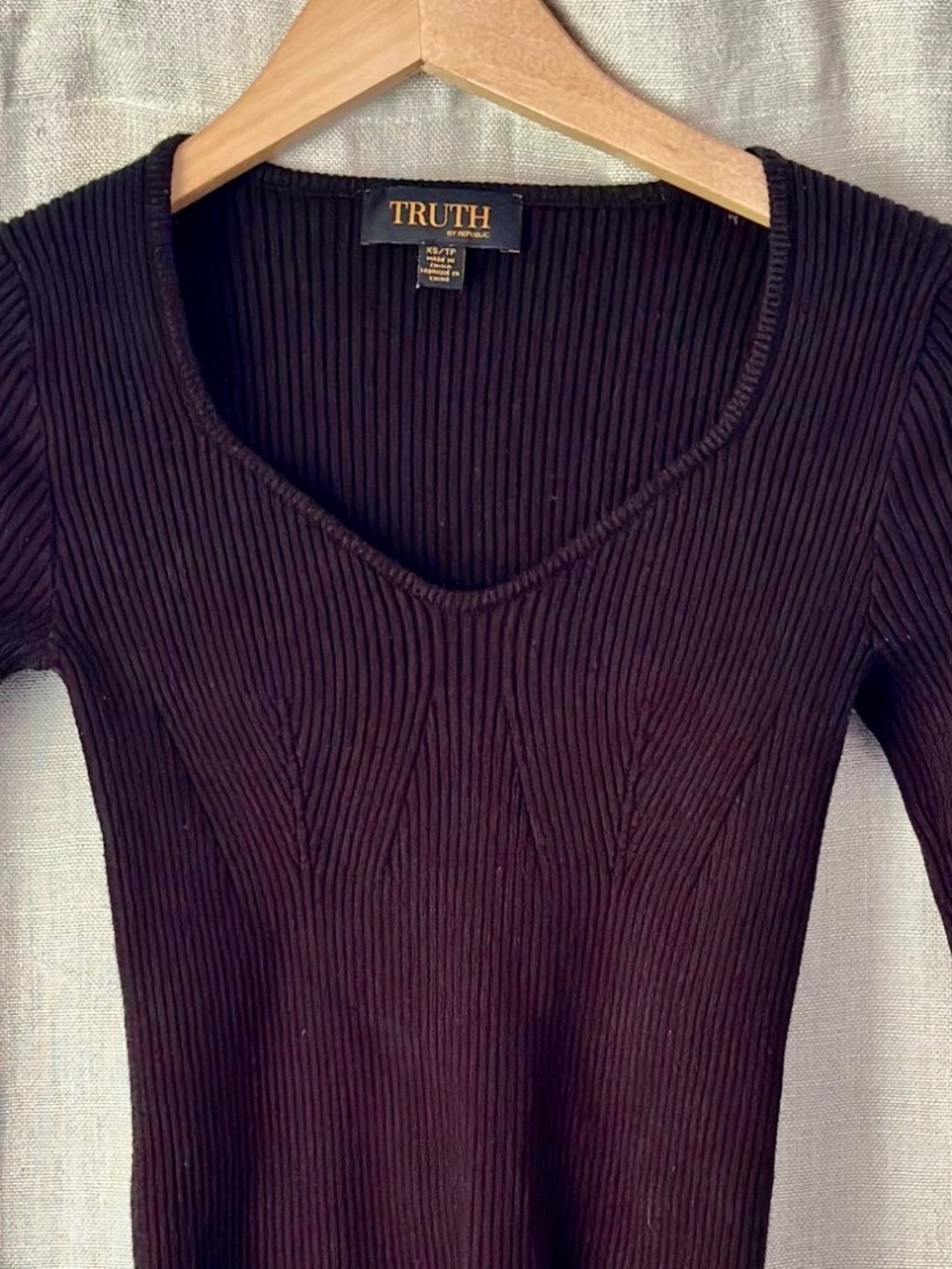Cute Cropped Heart Shape V Neck Sweater by Truth